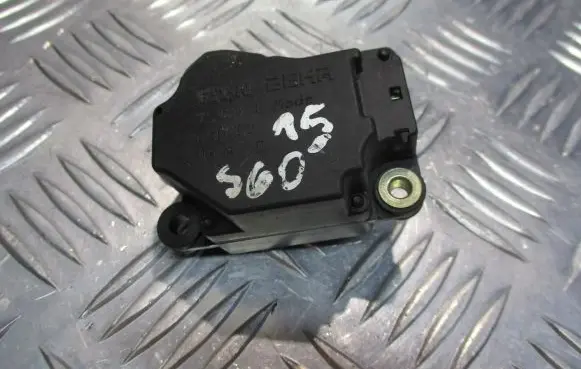 Volvo S60 Central body control module 74932G