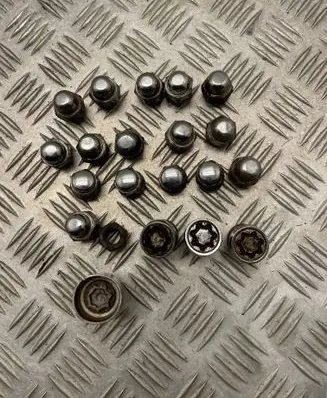 KIA Sportage Nuts/bolts 