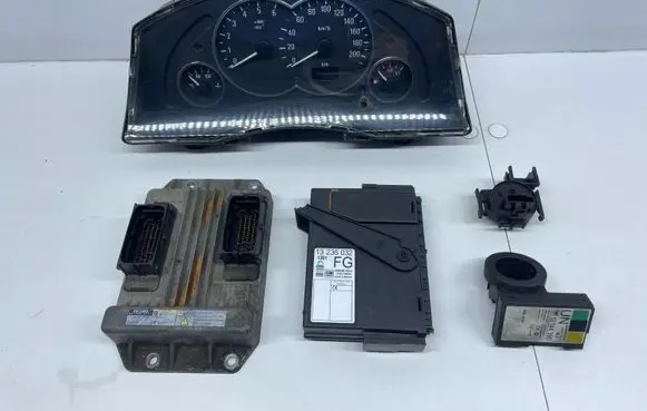 Opel Meriva A Engine ECU kit and lock set 13173381XT