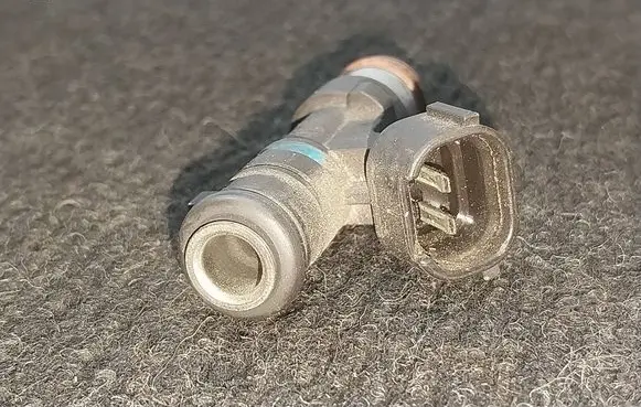 Volkswagen Caddy Fuel injector 06A906031CE