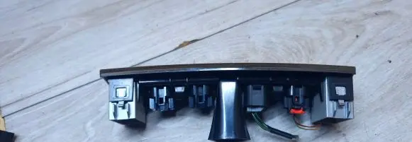 Ford Focus Windscreen/window heater switch 8m5113d734a