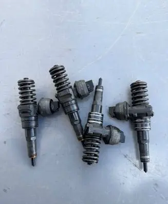 Ford Galaxy Fuel injectors set 038130073AK 0414720038