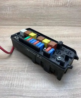 Opel Signum Fuse module 13144710 519067011 460023260