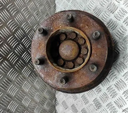 Iveco Daily 5th gen Front wheel hub 2996121 5801341545
