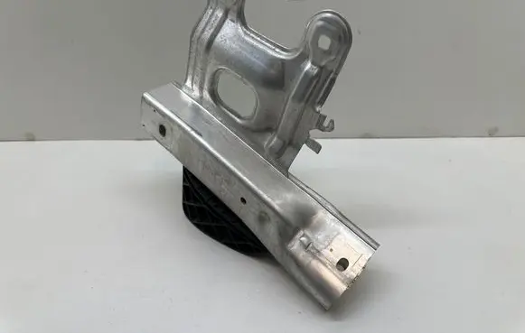 BMW 1 F20 F21 Front bumper mounting bracket 7266194