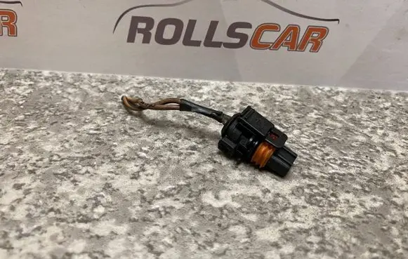 Volvo S60 Fuel injector wires 