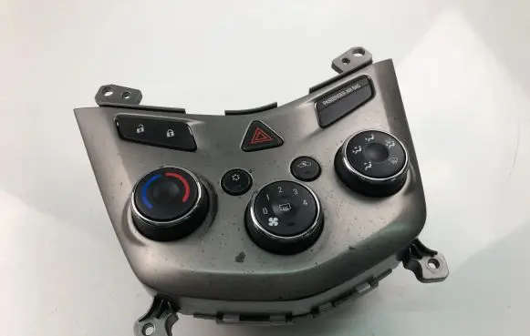 Chevrolet Aveo Interior fan control switch 95465996