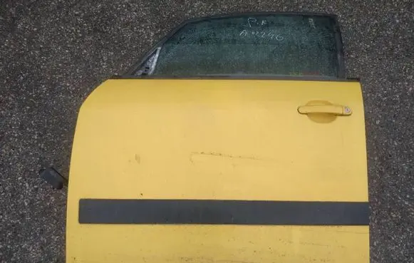 Audi A2 Front door geltonos