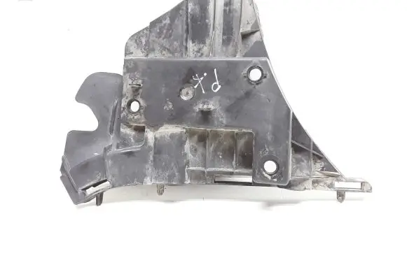 Front bumper mounting bracket