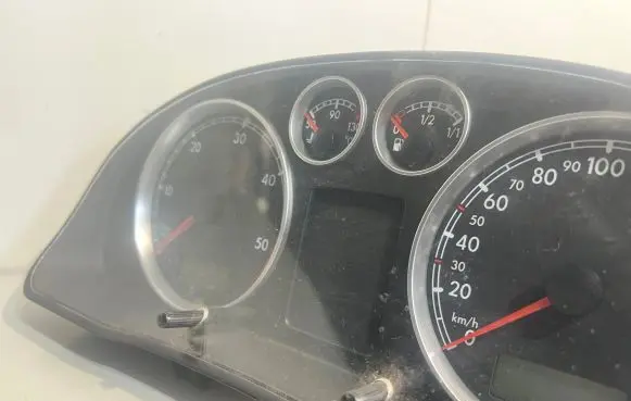 Volkswagen PASSAT B5 Speedometer (instrument cluster) VWZ7Z0A3594029