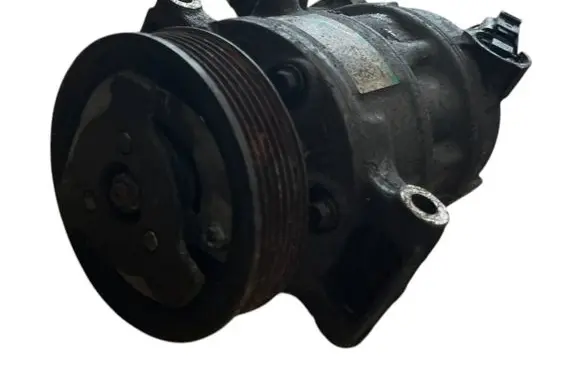 Volkswagen Golf VII Air conditioning (A/C) compressor (pump) 5Q0820803C 106264102B4