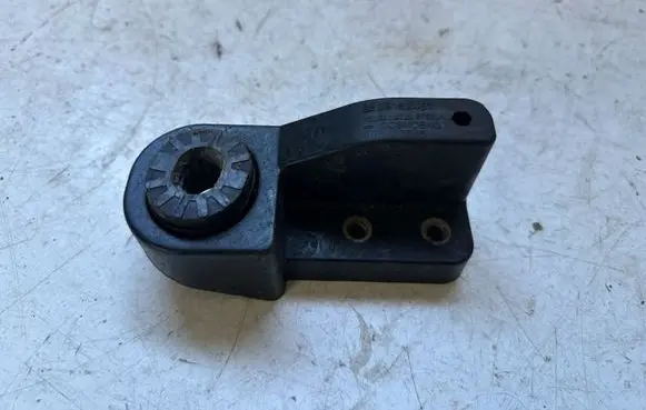 Opel Astra K Radiator mount bracket 688437545