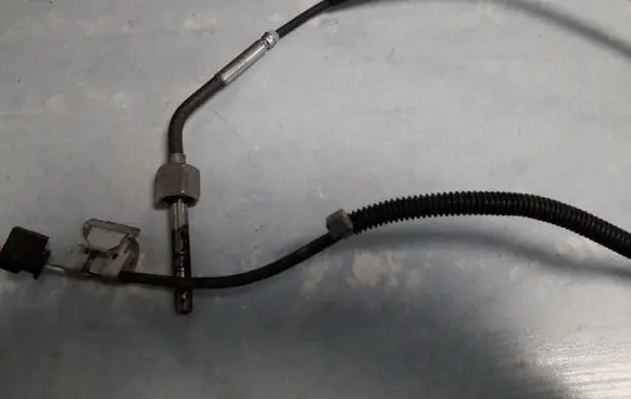 Mercedes-Benz GL X166 Exhaust gas temperature sensor a0009050905