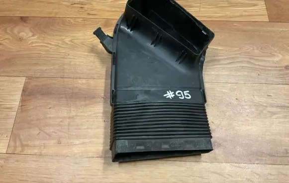 Audi A4 S4 B7 8E 8H Air intake duct part 8E0129617 8E0129617D