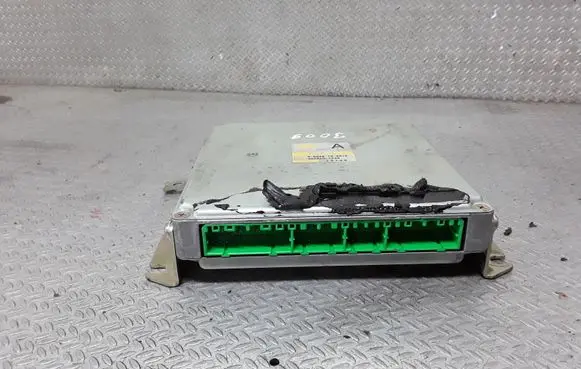 KIA Sportage Engine control unit/module 0K04R18881E 4079131743
