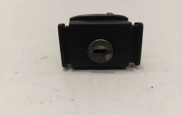 Volkswagen Scirocco Glove box lock 171857131