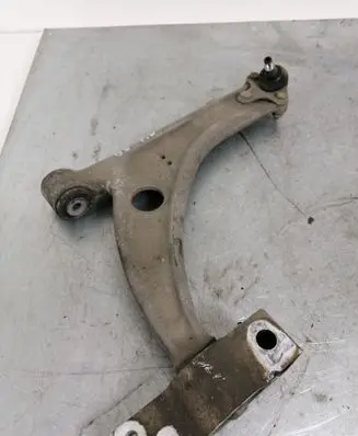 Volkswagen PASSAT B6 Front lower control arm/wishbone