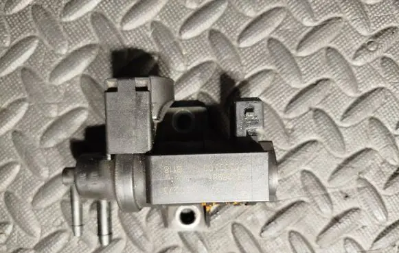 Maserati Ghibli Turbo solenoid valve 55228986 70300300