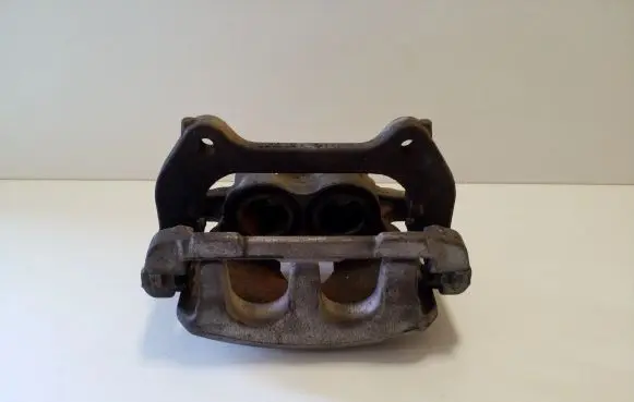 Land Rover Evoque II Front brake caliper M8D22B118AA