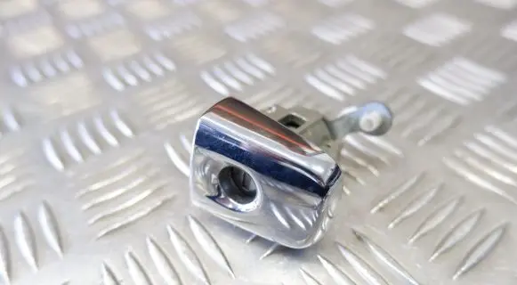 Nissan X-Trail T32 Front door lock (next to the handle) 