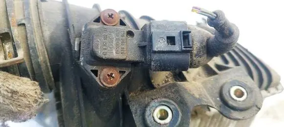 Volkswagen Touran I Air pressure sensor 038906051 0281002177