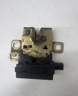Mini One - Cooper R50 - 53 Tailgate/trunk/boot lock/catch/latch 