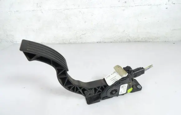 Ford Focus Accelerator throttle pedal BV61-9F836-AB