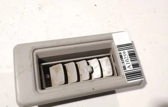 Mitsubishi Pajero Dash center air vent grill