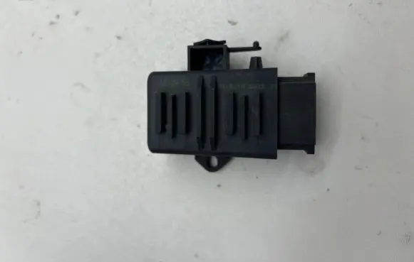 Volkswagen PASSAT B6 Seat heating relay 1Z0959772B