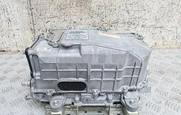 Toyota Yaris Voltage converter inverter G920052033 G920152013