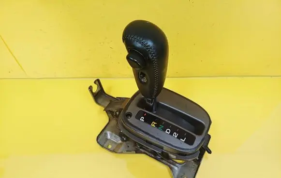 Hyundai Coupe Gear shifter/selector