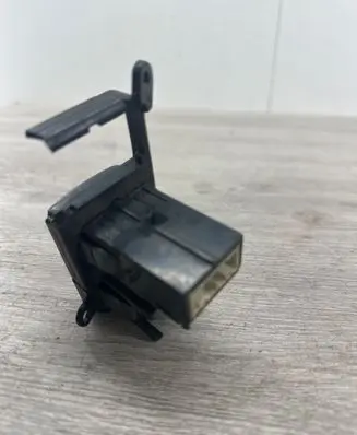 Volkswagen Golf II Windscreen/window heater switch
