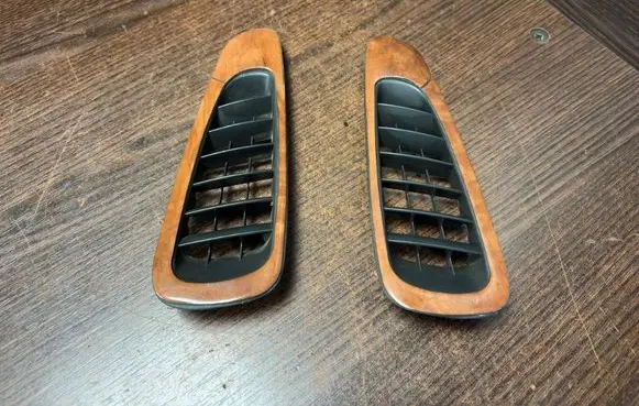 Mercedes-Benz Vito Viano W639 Dashboard side air vent grill/cover trim 6398310160 A6398310160