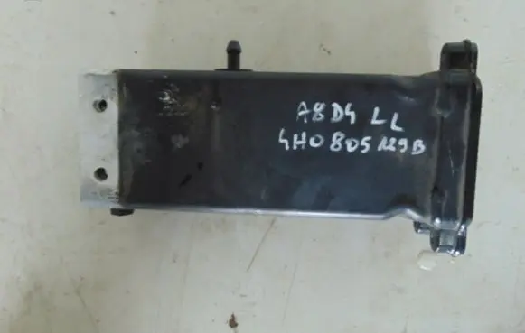 Audi A8 S8 D4 4H Front bumper shock/impact absorber 4H0805129B