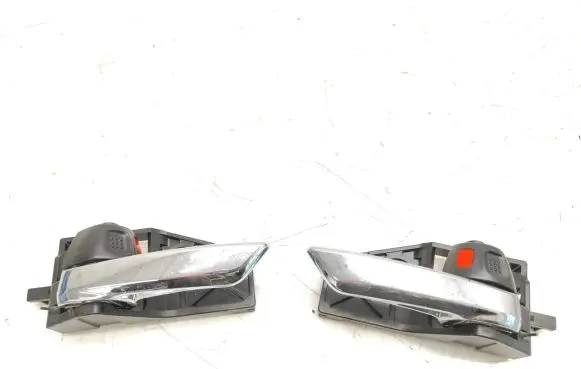 Suzuki Swift III Rear door interior handle