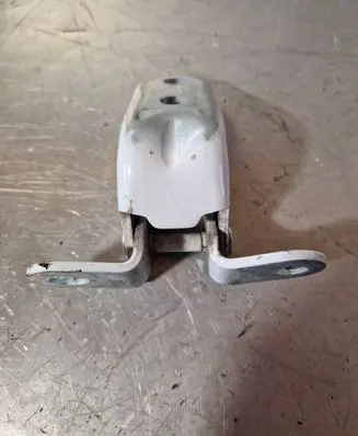 Hyundai i40 Front door upper hinge A046057