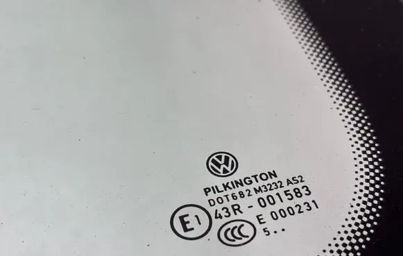 Volkswagen Caddy Rear side window 43R001583 E000231