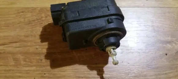 Nissan Primera Headlight level adjustment motor 