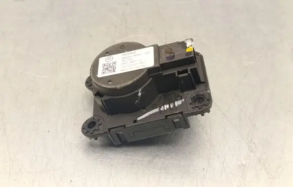 Citroen C4 III e-C4 Air flap motor/actuator 16000458
