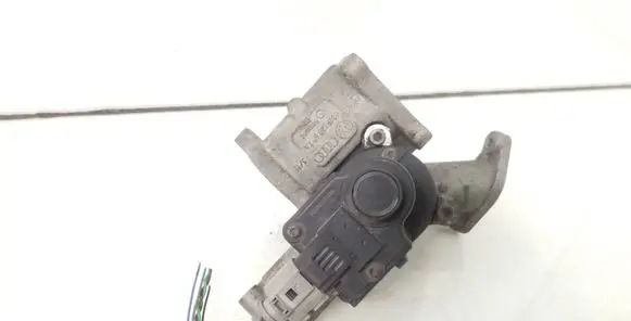 Skoda Octavia Mk2 (1Z) EGR valve 03G129637A 03g131501n