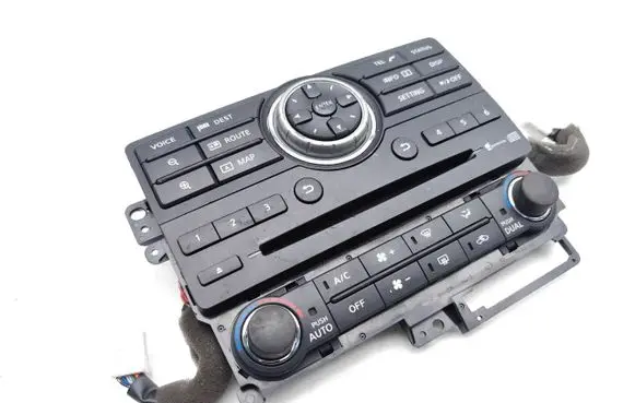 Nissan Pathfinder R51 Radio/CD/DVD/GPS head unit 283955X00A