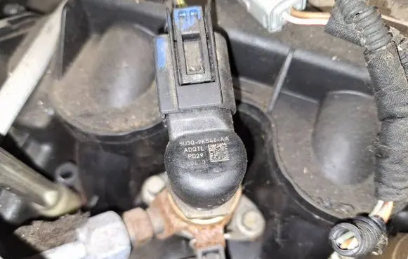 Jaguar XF Fuel injector 5u3q9k546aa 5u3q-9k546-aa