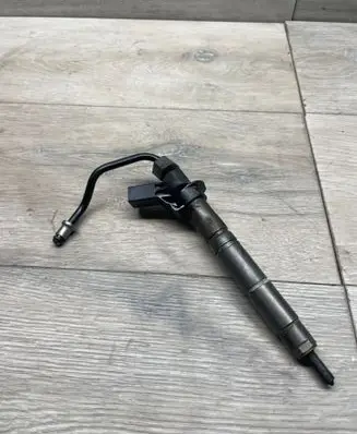 Mercedes-Benz CLS C219 Fuel injector A6420701387 070508 0445115