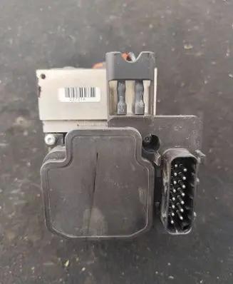 Volkswagen PASSAT B5.5 ABS Pump 8E0614111AT 0265202402