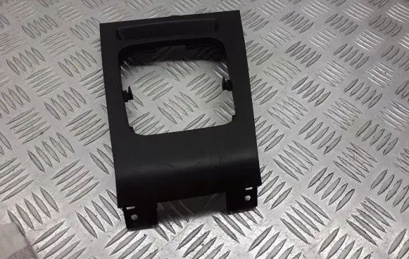 Opel Zafira B Gear shifter surround trim plastic 13162583