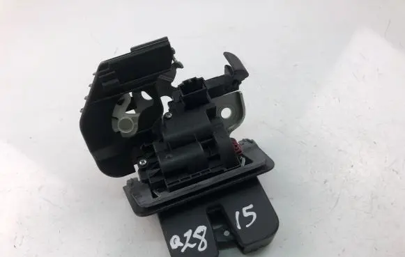Audi A1 Tailgate/trunk/boot lock/catch/latch 8R0827505
