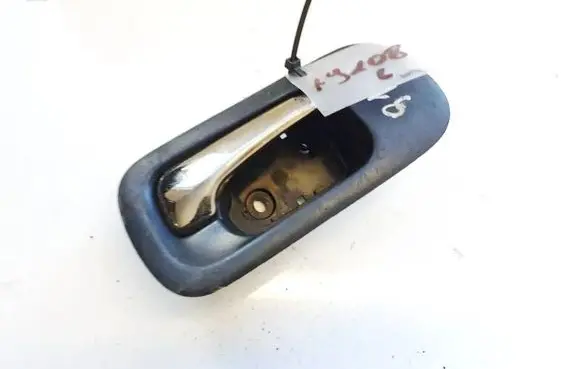 Honda CR-V Front door interior handle