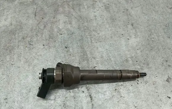 BMW 3 E90 E91 Fuel injector