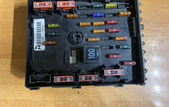 Seat Alhambra (Mk1) Fuse module 3C0937125 18259528