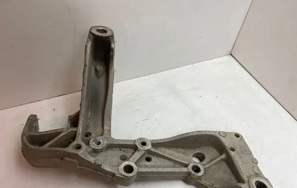 Skoda Octavia Mk2 (1Z) Front lower control arm/wishbone 1K0199296E